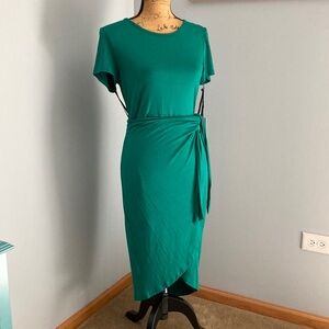 Calvin Klein NWT Short Sleeve Sheath with Wrap Skirt Women Size 8